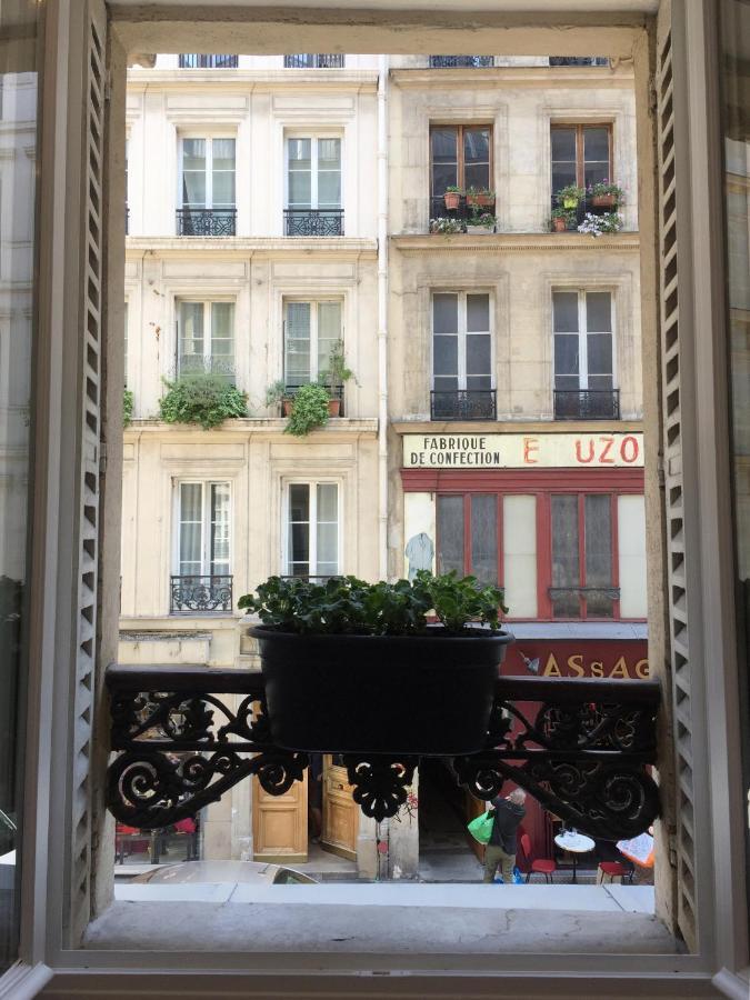Appartement Familial Au Coeur Du Marais Paris Exterior foto